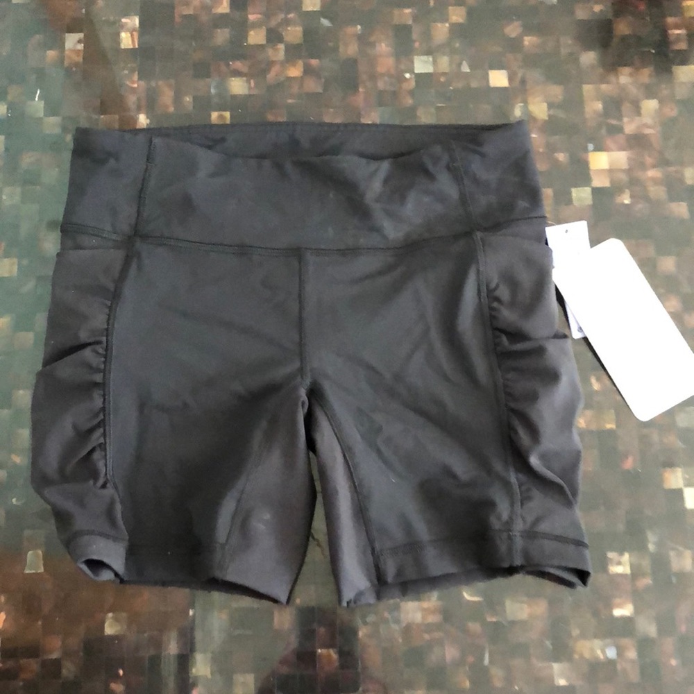 Lulu Lemon New black bike shorts
